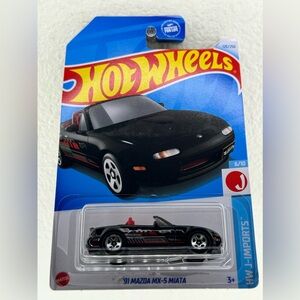 New Hot Wheels *91 MAZDA MX-5 MIATA
Packaging is in good condition